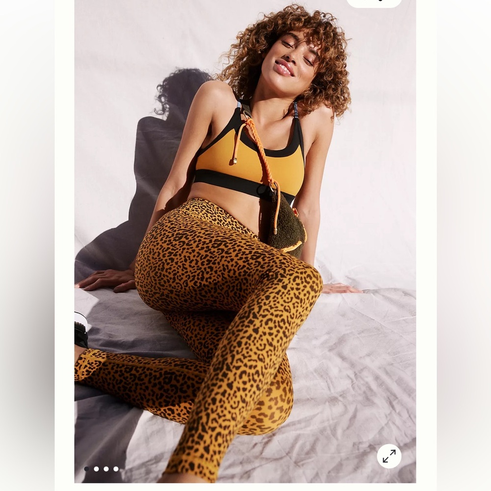 Anthropologie high-rise leggings. Worn and hand washed once. Like New🤩